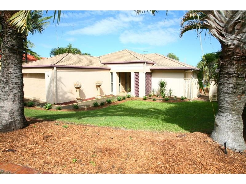 8 Mornington Terrace, Robina QLD 4226