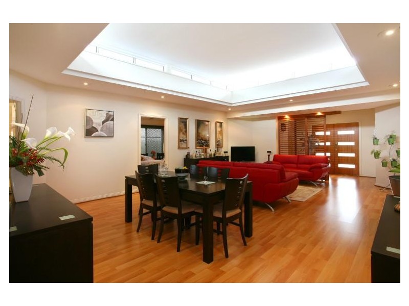 129 Santa Cruz Boulevard, Clear Island Waters QLD 4226