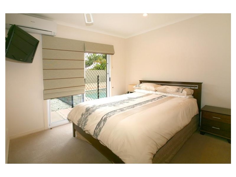 129 Santa Cruz Boulevard, Clear Island Waters QLD 4226