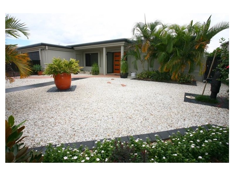 129 Santa Cruz Boulevard, Clear Island Waters QLD 4226