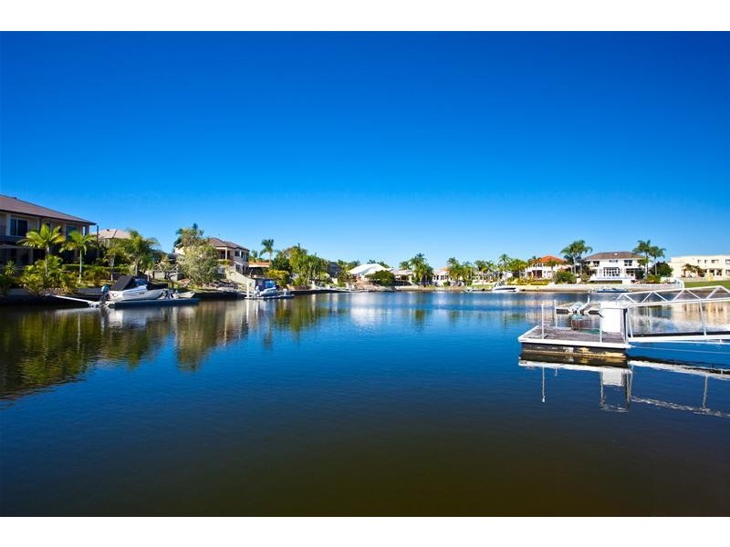 3 Monteclair Court, Mermaid Waters QLD 4218