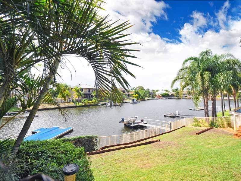 3 Monteclair Court, Mermaid Waters QLD 4218