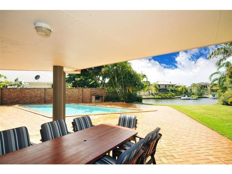 3 Monteclair Court, Mermaid Waters QLD 4218