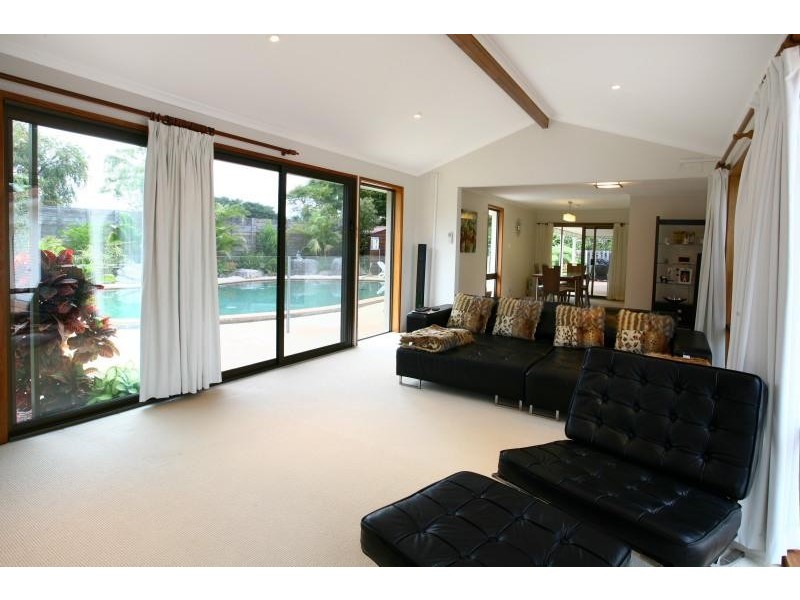 3 Tirau Place, Broadbeach Waters QLD 4218