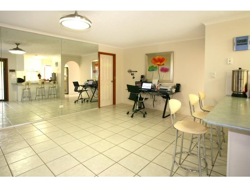 3 Tirau Place, Broadbeach Waters QLD 4218