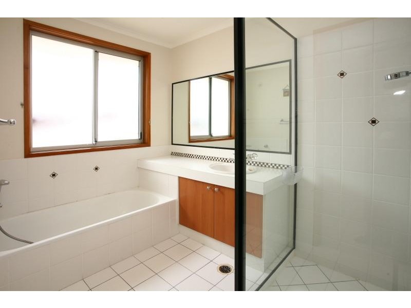 3 Tirau Place, Broadbeach Waters QLD 4218