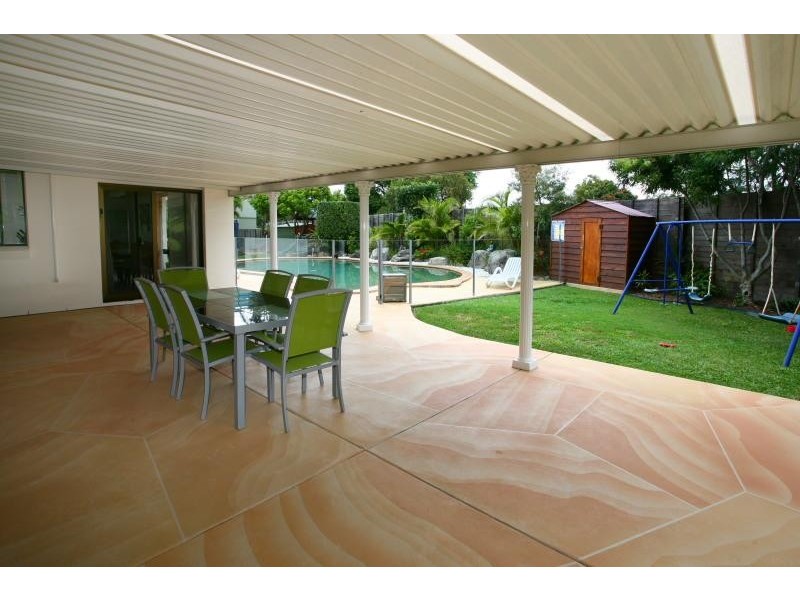 3 Tirau Place, Broadbeach Waters QLD 4218