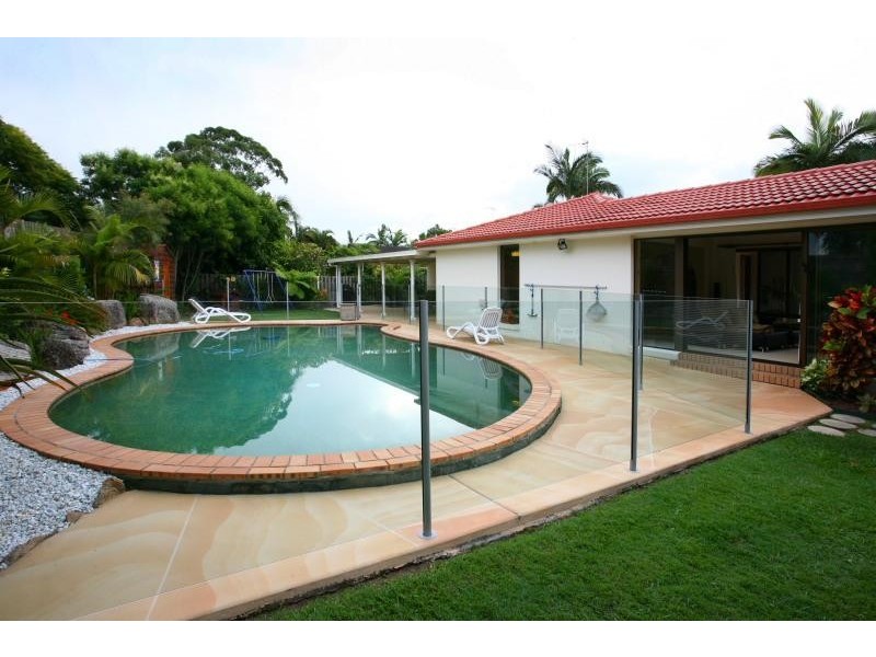 3 Tirau Place, Broadbeach Waters QLD 4218