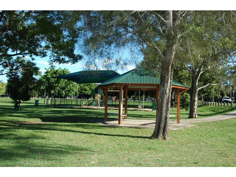 3 Tirau Place, Broadbeach Waters QLD 4218