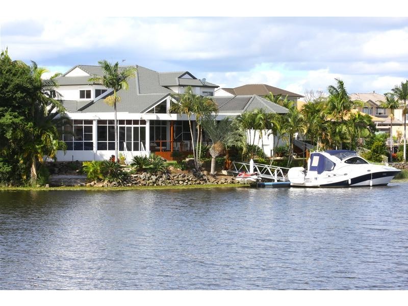 18 Tortuga Place, Clear Island Waters QLD 4226