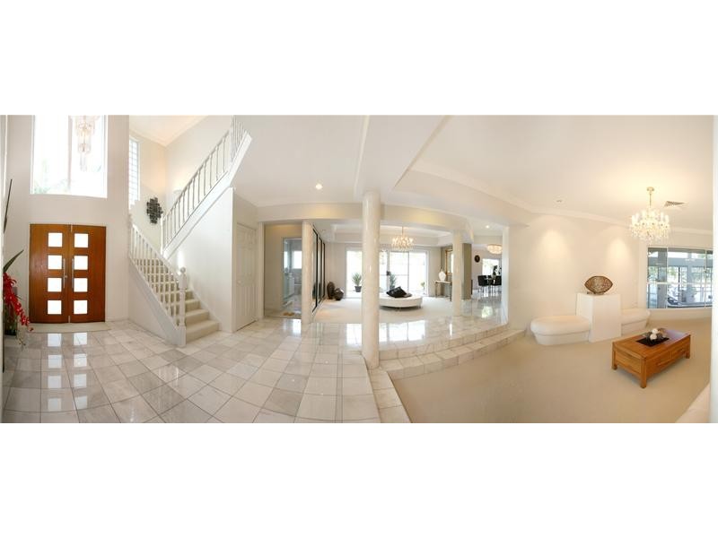 18 Tortuga Place, Clear Island Waters QLD 4226