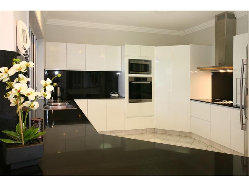 18 Tortuga Place, Clear Island Waters QLD 4226