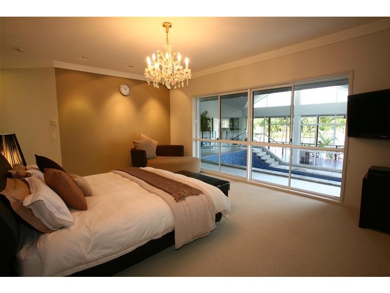 18 Tortuga Place, Clear Island Waters QLD 4226