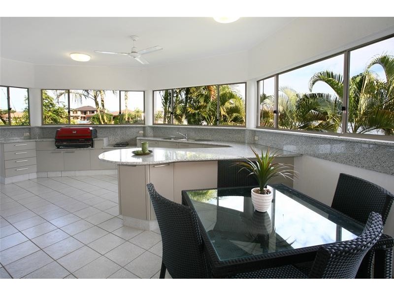 18 Tortuga Place, Clear Island Waters QLD 4226