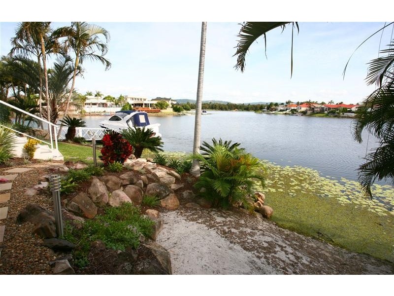 18 Tortuga Place, Clear Island Waters QLD 4226