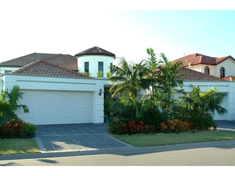 9 Ipsley Drive, Broadbeach Waters QLD 4218