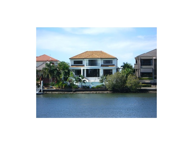 9 Ipsley Drive, Broadbeach Waters QLD 4218