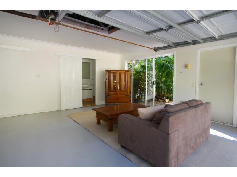 16 Wayville Place, Robina QLD 4226