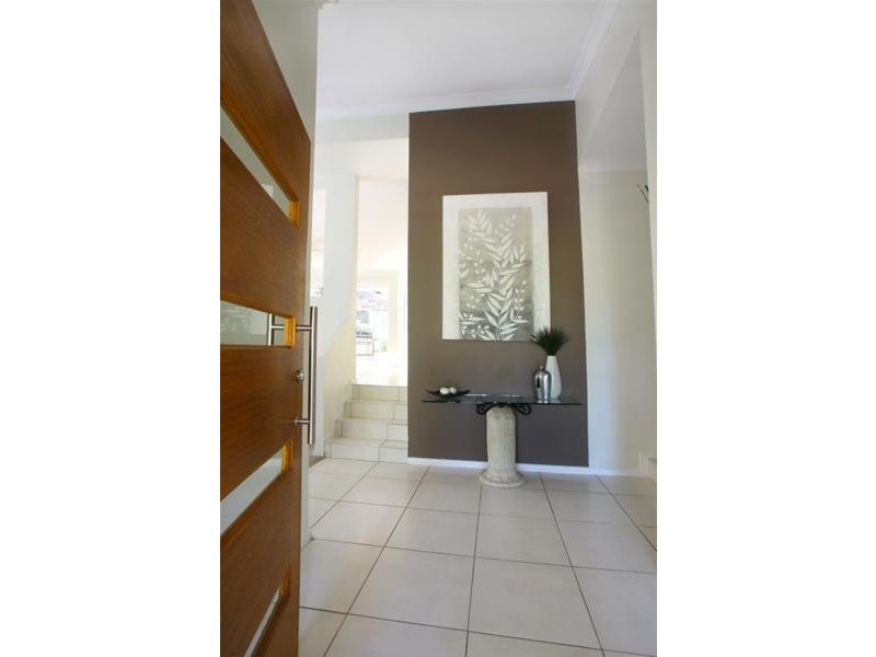 16 Wayville Place, Robina QLD 4226