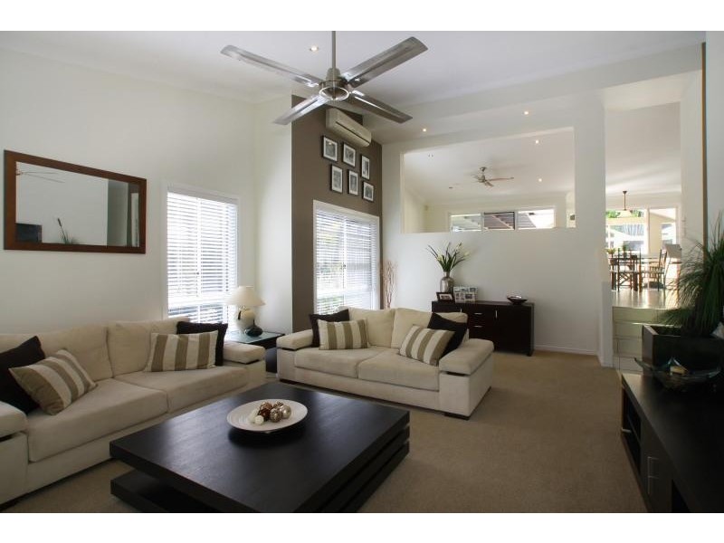 16 Wayville Place, Robina QLD 4226