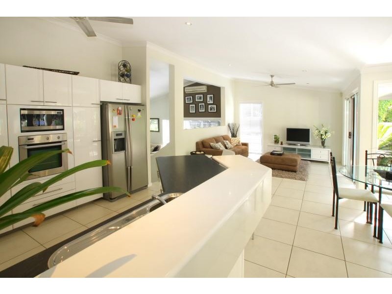 16 Wayville Place, Robina QLD 4226