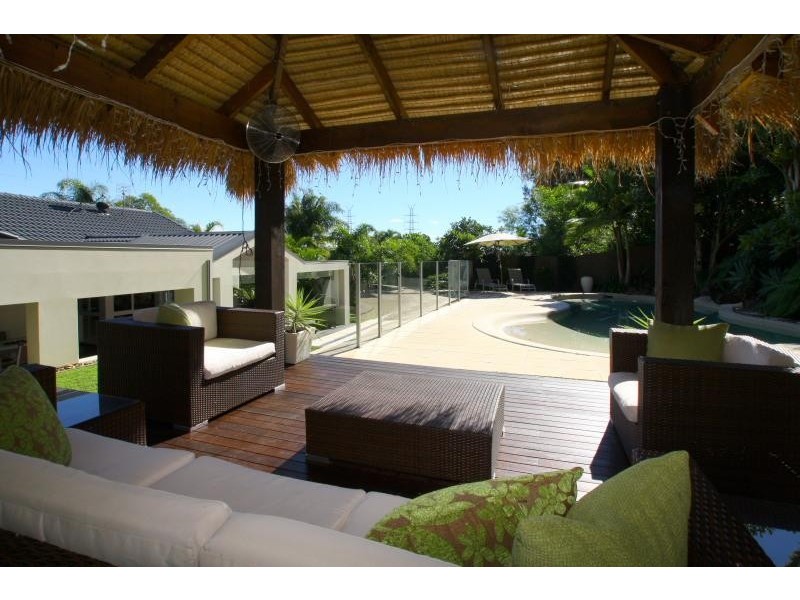 16 Wayville Place, Robina QLD 4226