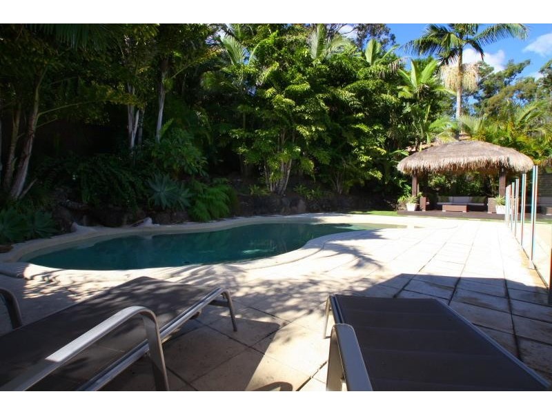 16 Wayville Place, Robina QLD 4226