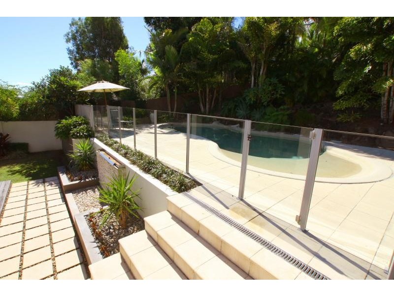 16 Wayville Place, Robina QLD 4226