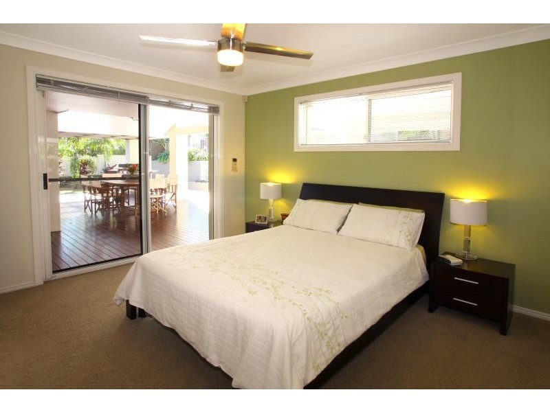 16 Wayville Place, Robina QLD 4226