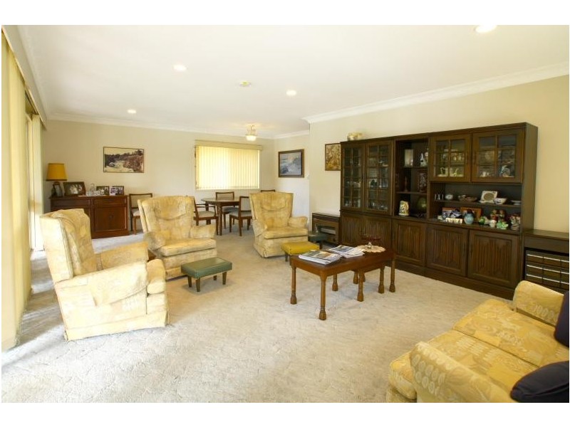 5 Andrew Avenue, Broadbeach Waters QLD 4218