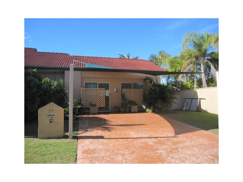 37 Clipper Bvd, Clear Island Waters QLD 4226