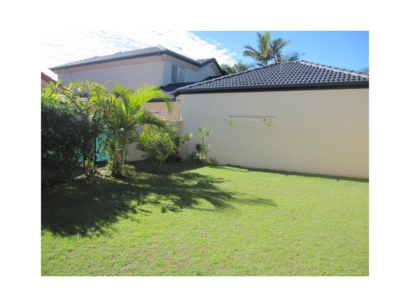 37 Clipper Bvd, Clear Island Waters QLD 4226