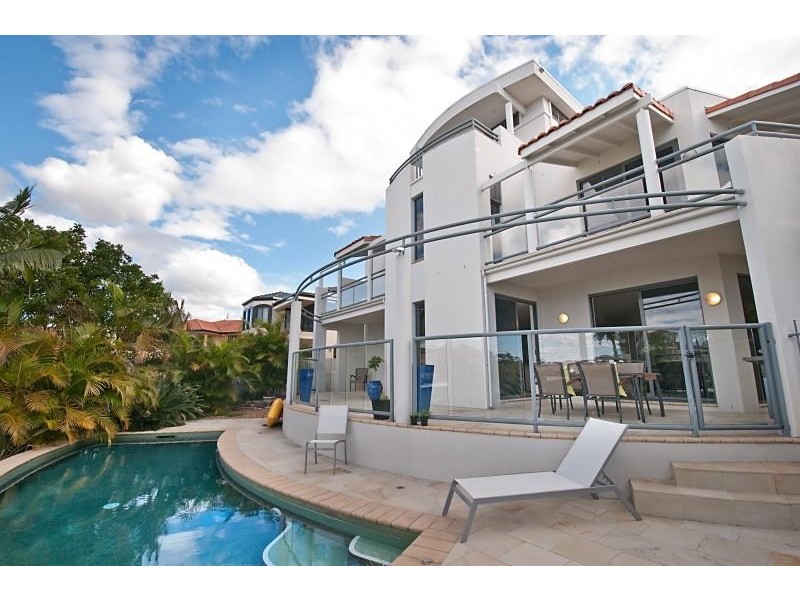 29 Istana View, Clear Island Waters QLD 4226