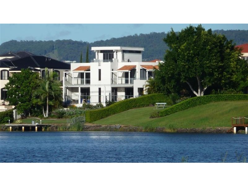 29 Istana View, Clear Island Waters QLD 4226