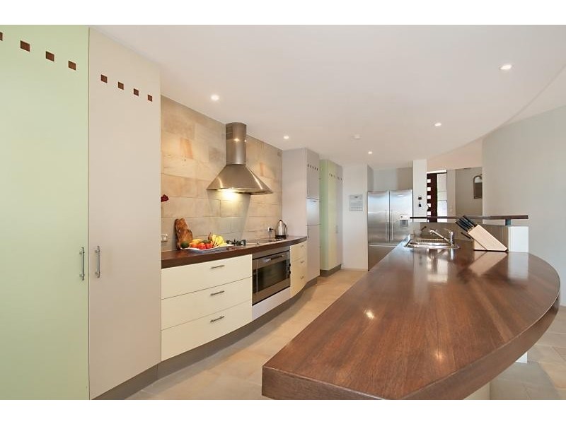 29 Istana View, Clear Island Waters QLD 4226