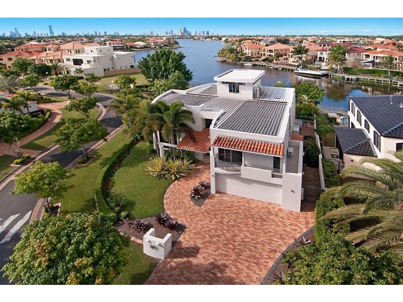 29 Istana View, Clear Island Waters QLD 4226