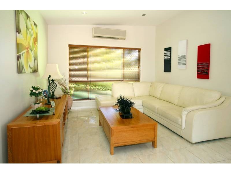 12 Bahia Court, Broadbeach Waters QLD 4218