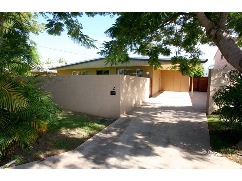 12 Bahia Court, Broadbeach Waters QLD 4218