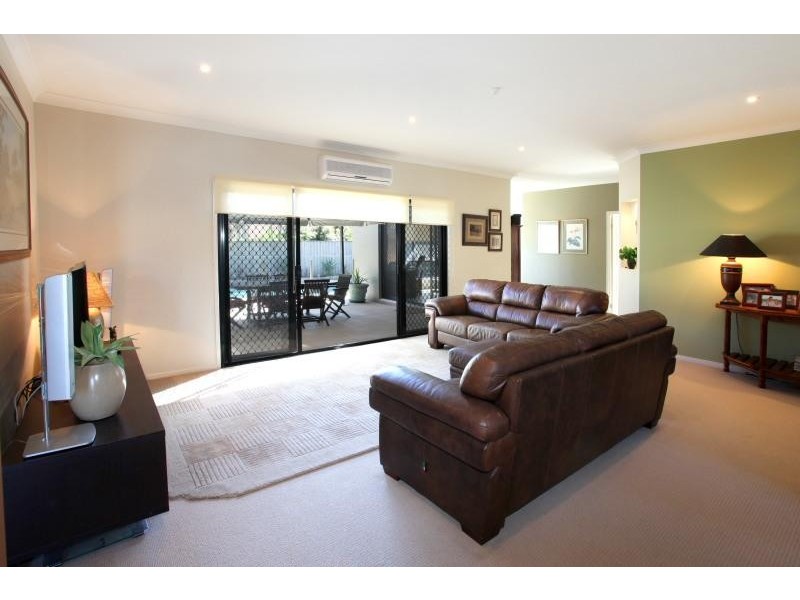 3 Morea Court, Varsity Lakes QLD 4227