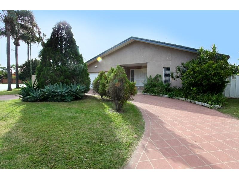 40 Cypress Drive, Broadbeach Waters QLD 4218