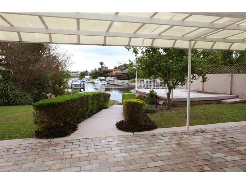 40 Cypress Drive, Broadbeach Waters QLD 4218