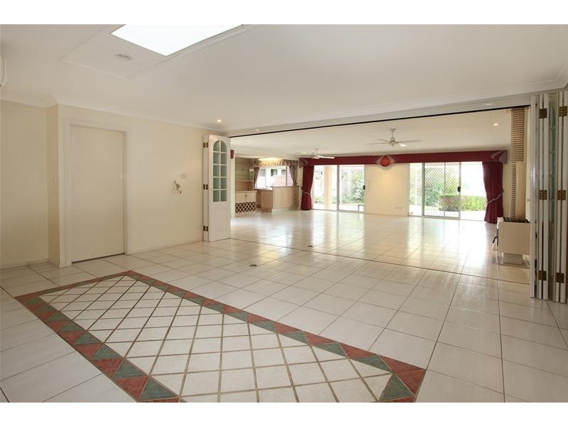 40 Cypress Drive, Broadbeach Waters QLD 4218