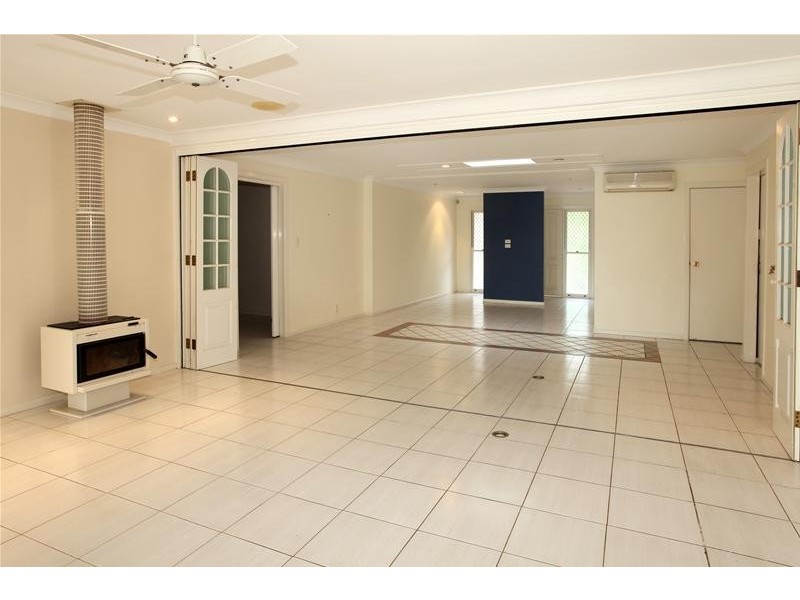40 Cypress Drive, Broadbeach Waters QLD 4218