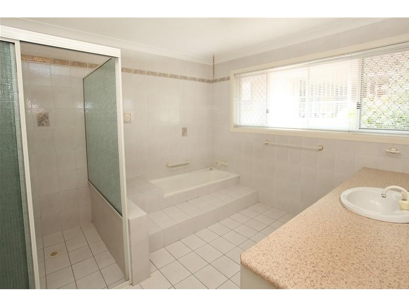 40 Cypress Drive, Broadbeach Waters QLD 4218