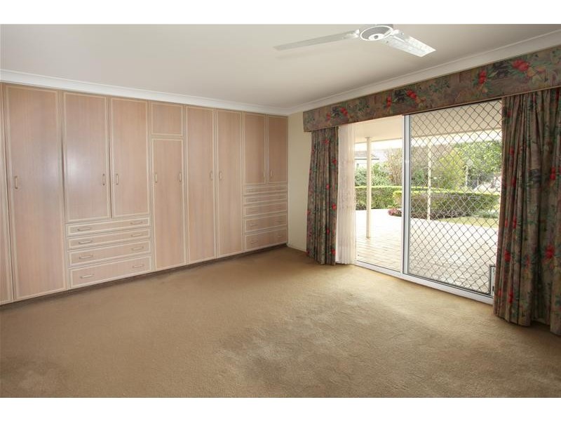 40 Cypress Drive, Broadbeach Waters QLD 4218