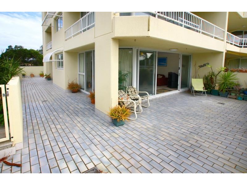 4/56 Hooker Boulevard, Mermaid Waters QLD 4218