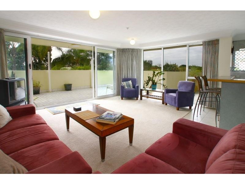 4/56 Hooker Boulevard, Mermaid Waters QLD 4218