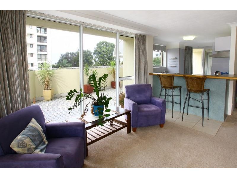 4/56 Hooker Boulevard, Mermaid Waters QLD 4218