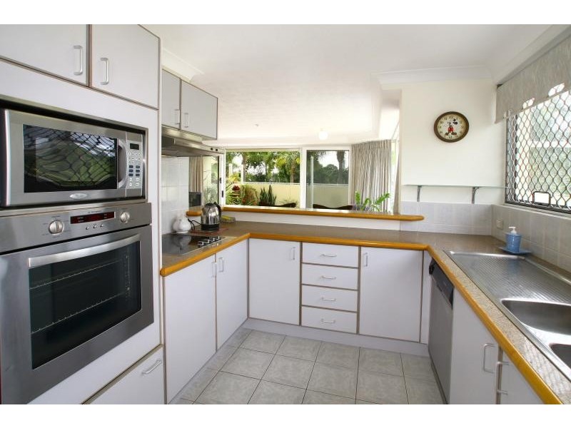 4/56 Hooker Boulevard, Mermaid Waters QLD 4218