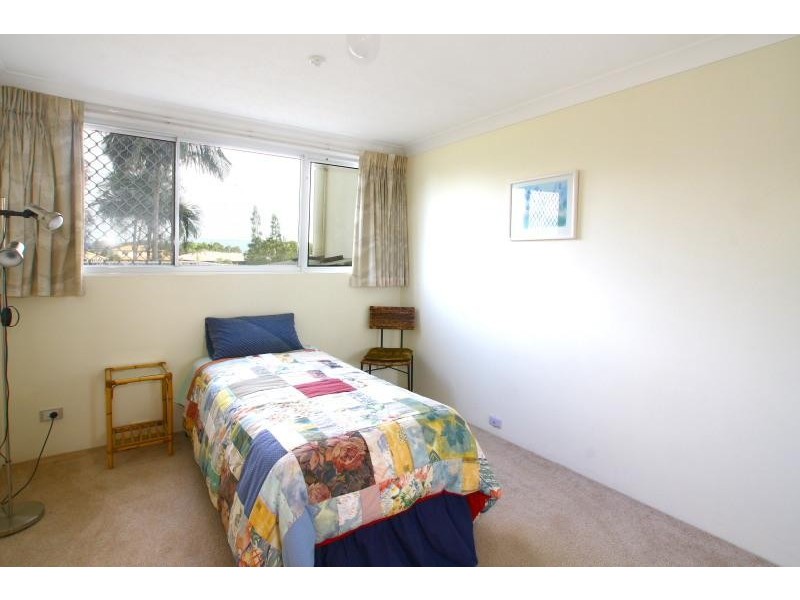 4/56 Hooker Boulevard, Mermaid Waters QLD 4218